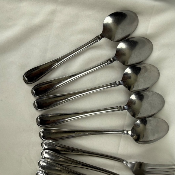 15 pc Pfaltzgraff Stainless Steel Allure 10 Tablespoons 2 Salad Forks 3 Forks - Picture 10 of 13
